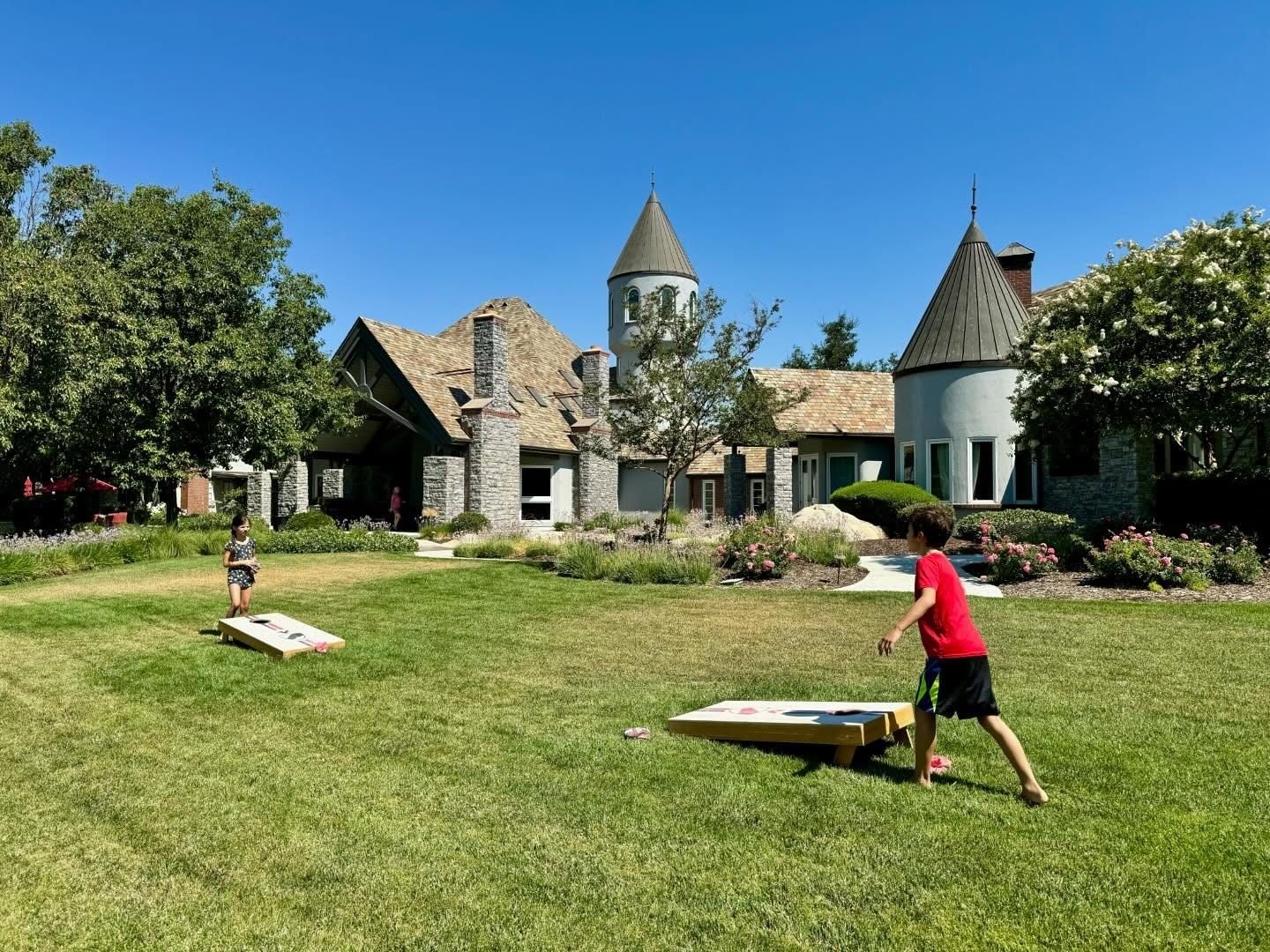 Lawn games on the grounds